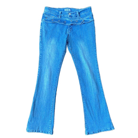 Y2K Low-Rise Belted Flare Jeans - Picture 5 of 7